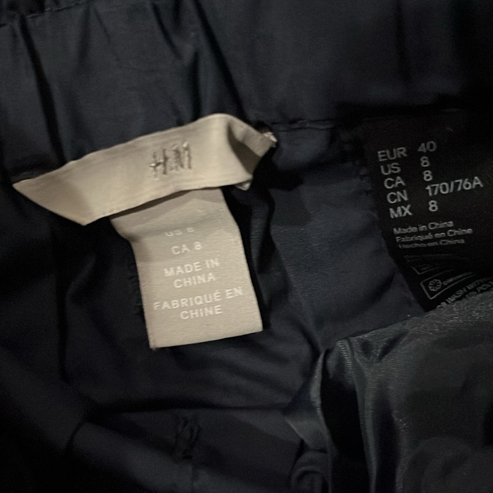 H&M Navy Skirt Size 8 - Picture 2 of 3